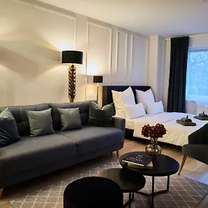 Apartment R B Business Am Flughafen Fuer 1-5 Personen - Ideal Fuer Geschaeftsreisende Und Familien - Kueche - Waschtrockner - Smart Tv, Hamburg
