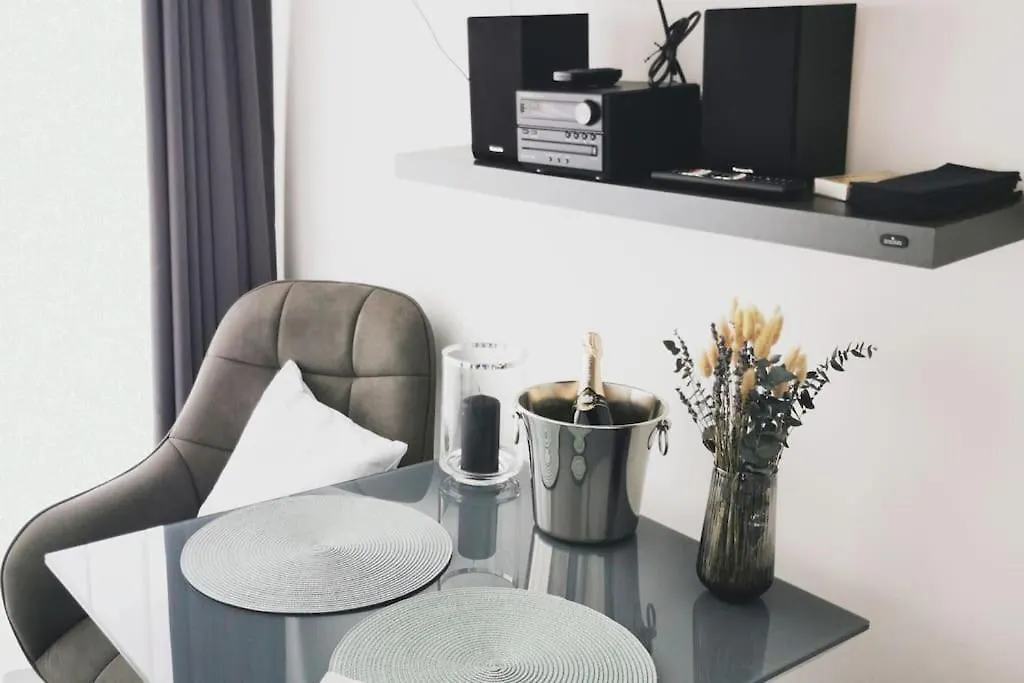 Hh 04 By Rockchair - Superhost Status - Modernes Apartment Mit Sonnigem Balkon & Premium Boxspringbetten In Winterhude - Hamburg Top Geheimtipp