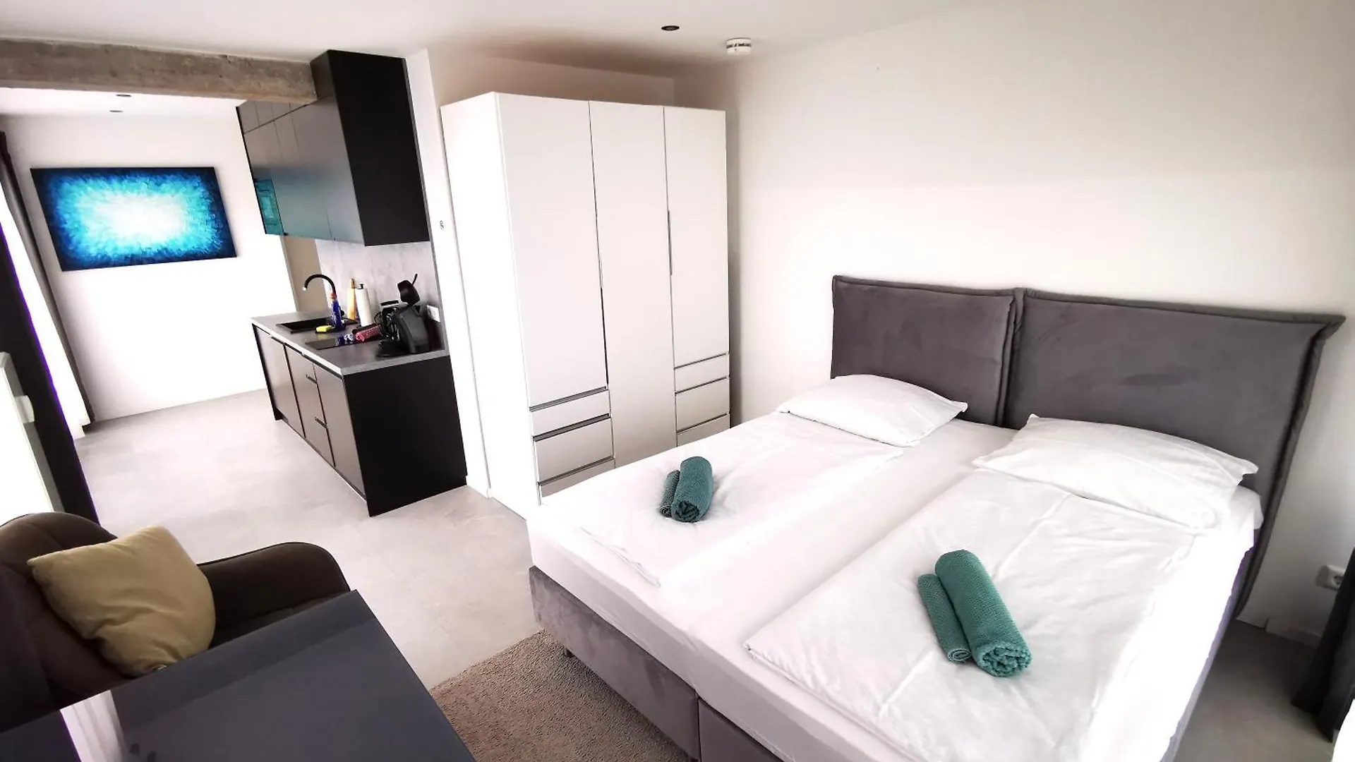 Hh 04 By Rockchair - Superhost Status - Modernes Apartment Mit Sonnigem Balkon & Premium Boxspringbetten In Winterhude - Hamburg Top Geheimtipp